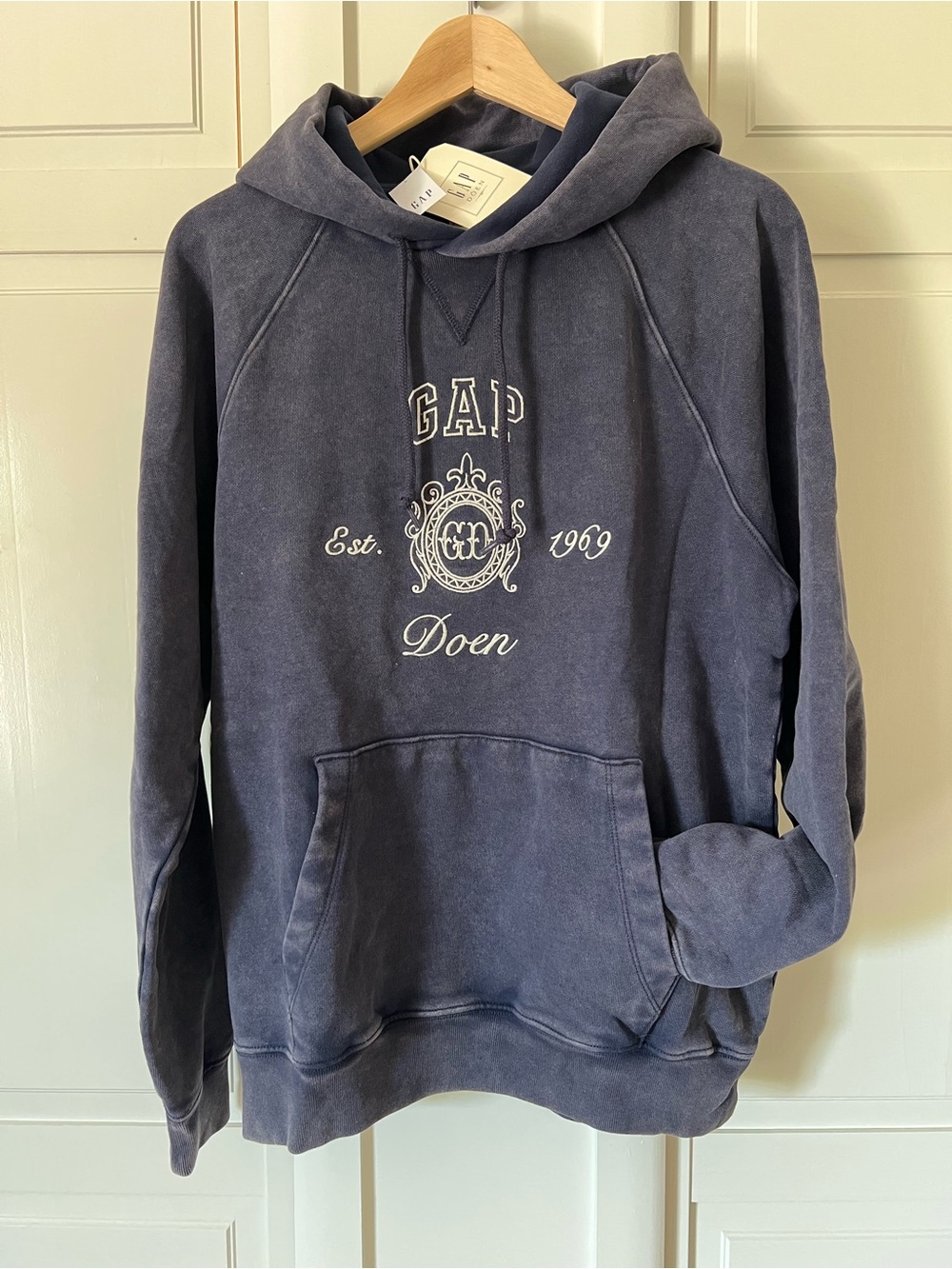 GAP x Doen Unisex Pullover Hoodie in Washed Navy Blue